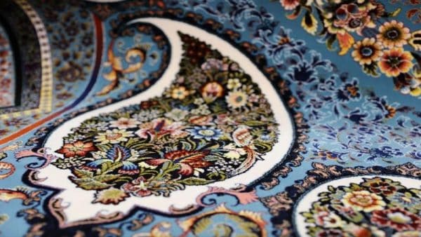 تصویر 3 از فرش دست بافت ارزشمند با رنگ بندی چشم نواز